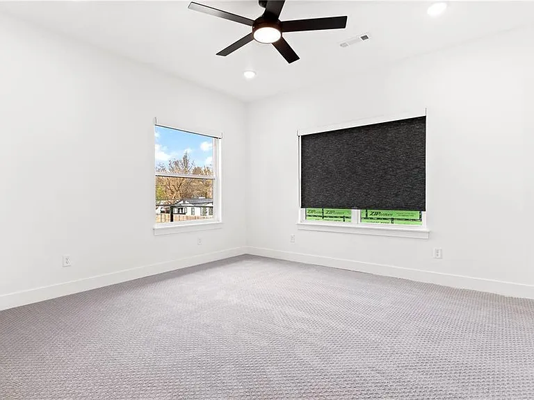 4413 S 88th St — Photo 48