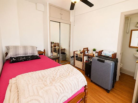 3rd image of 285 Lynn Shore Dr APT 101