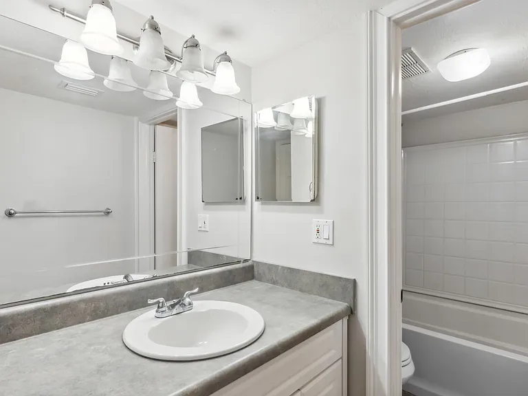 4609 W North B St #111 — Photo 16
