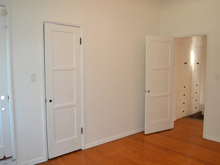 936 S Sherbourne Dr — Photo 19