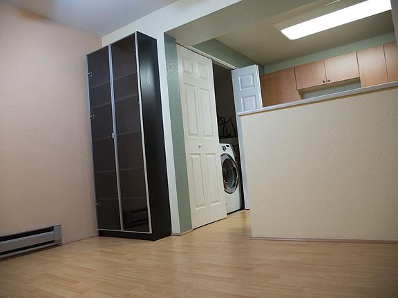 2nd image of 9494 Redmond Woodinville Rd NE APT B204