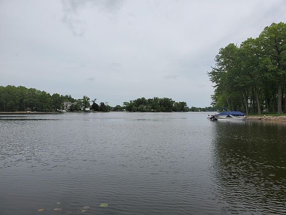 3rd image of Pheasant Pointe Dr