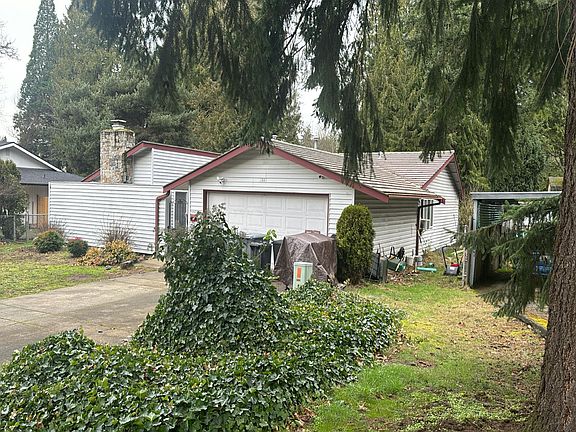 2nd image of 2661 Rainier Blvd