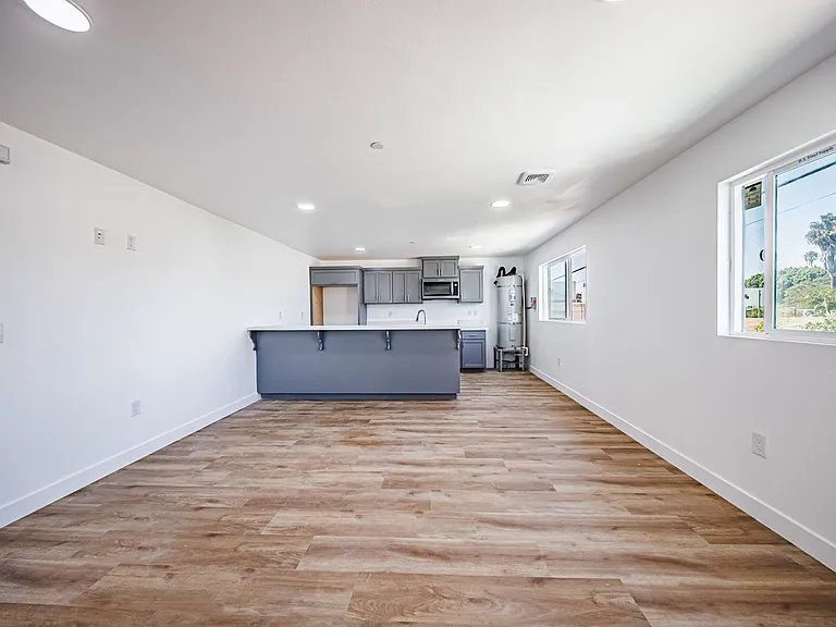 Huge 2, 3 & 4 Bed 2026 Townhomes — Photo 60