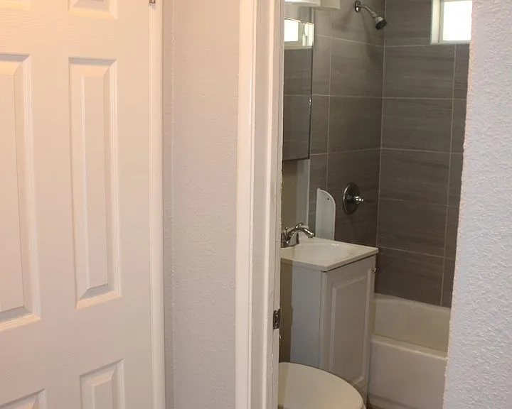 53 Alturas Ave #B — Photo 11