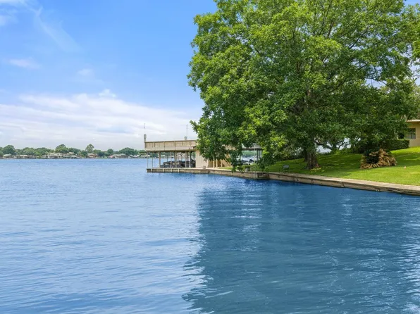 218 Bluebird Circle, Highland Haven, TX 78654