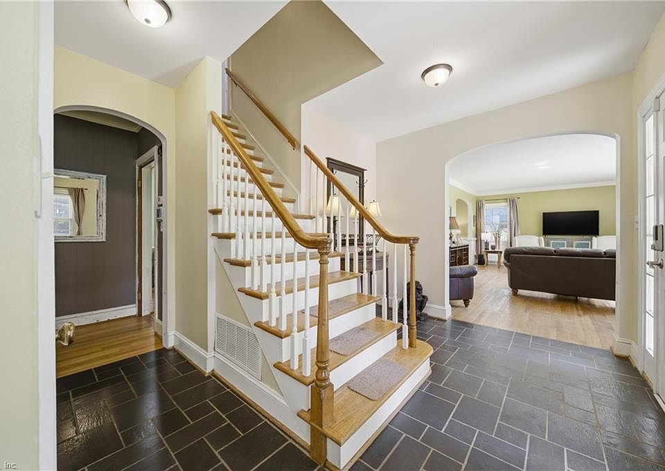 1st image of 507 Dumville Ave