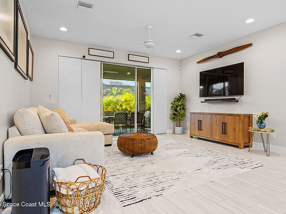 3rd image of 8563 Catalissa Ave