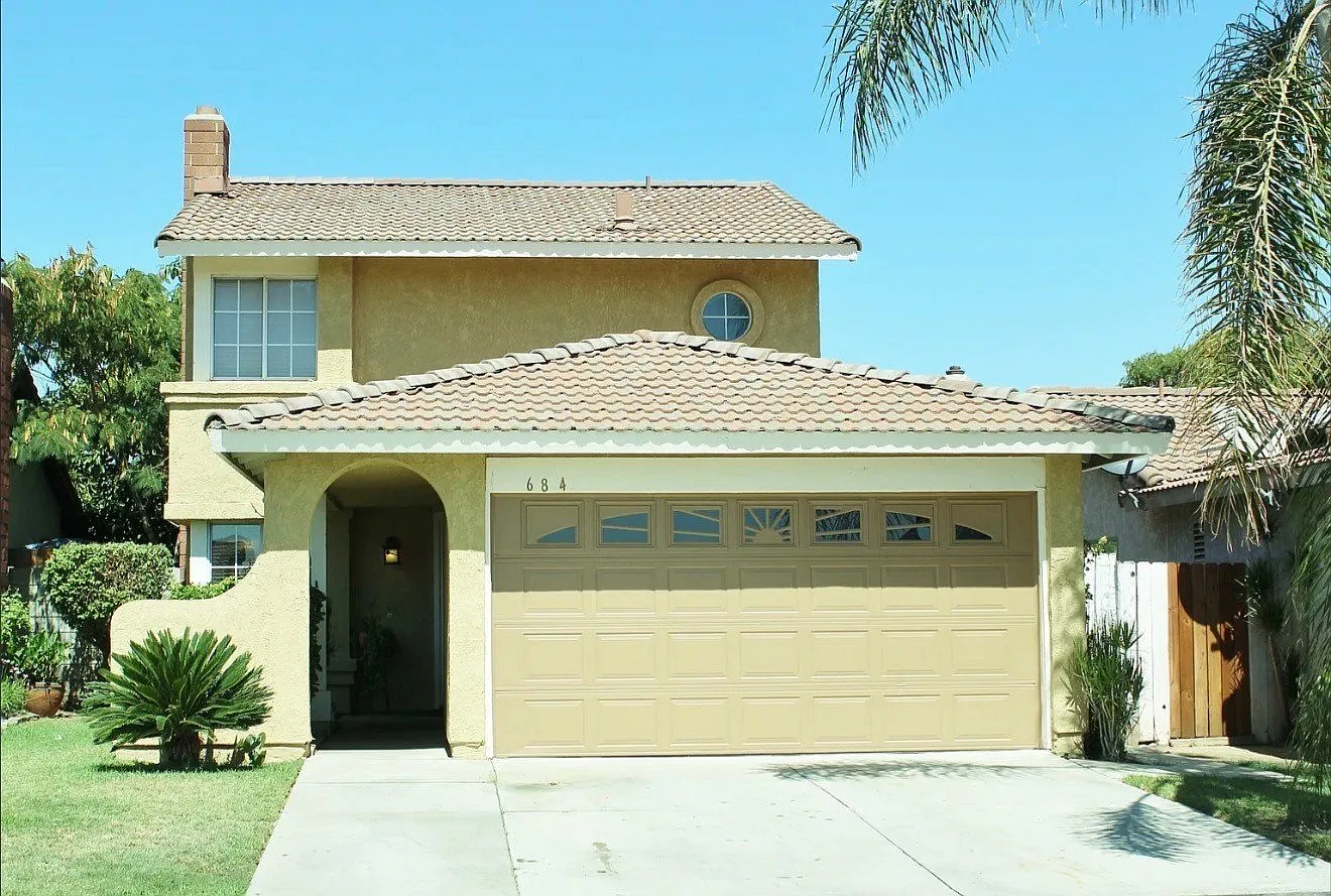 Best Home 4 Rent in 684 W Virginia Street Single Home For Rent — Photo 2