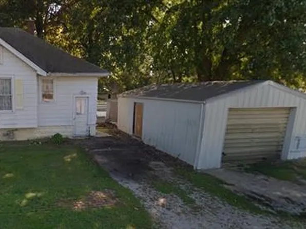 702 Mayo St, Carlinville, IL 62626