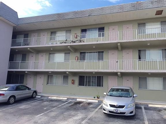 4th image of 2711 Vandiver Dr APT 209