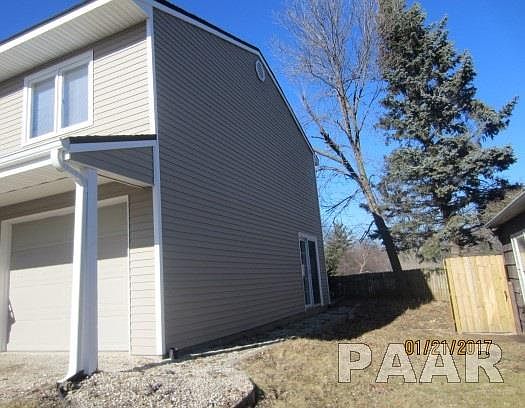 3rd image of 305 W Lake Ave