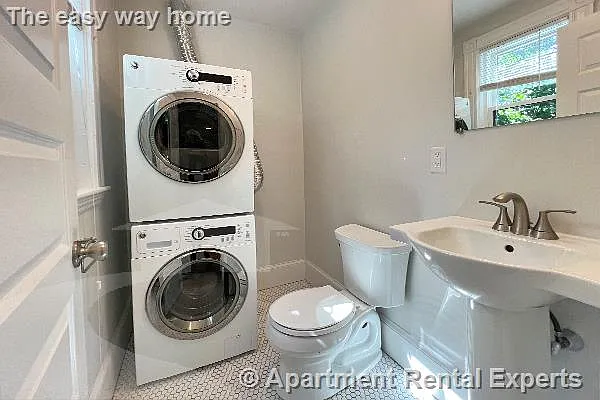 17 Ashland St #3 — Photo 3