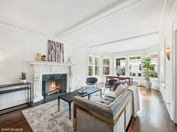 2nd image of 2946 N Pine Grove Ave #2S