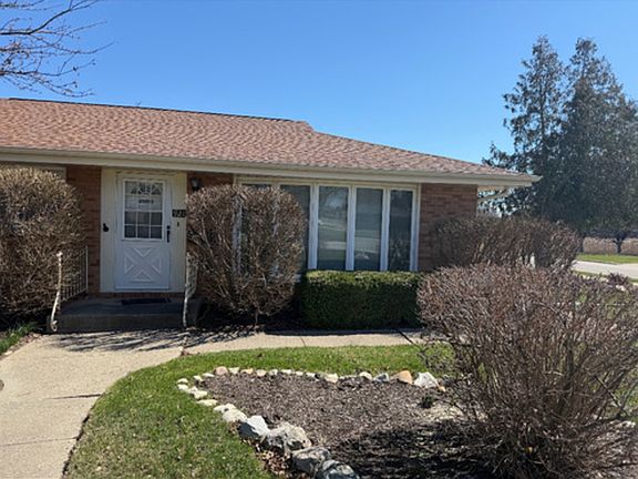 2nd image of 921 Northfield Dr