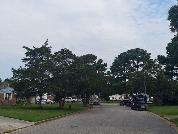 4th image of 108 Chancellor Dr