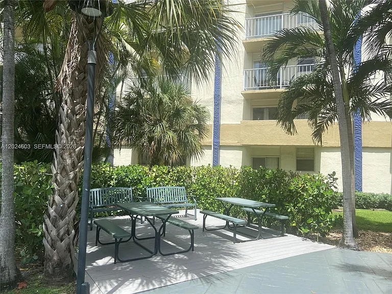 4550 NW 9th St #203E — Photo 27