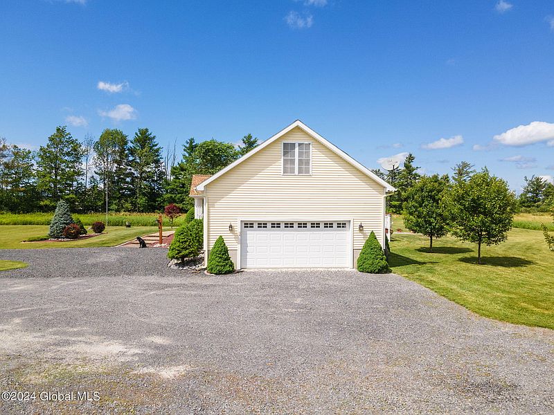 3rd image of 376 Becker Road