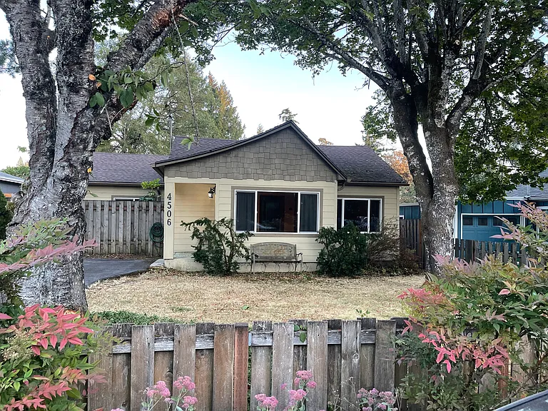 4506 SE Naef Rd — Photo 2