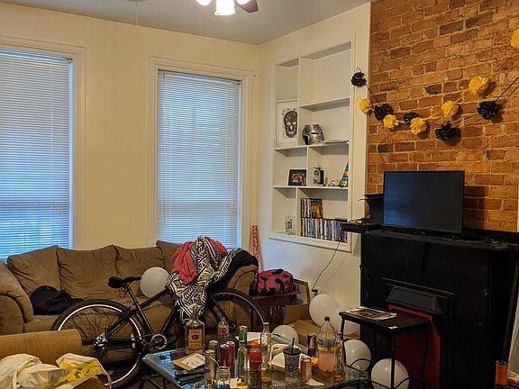 3rd image of 1306 W Cary St