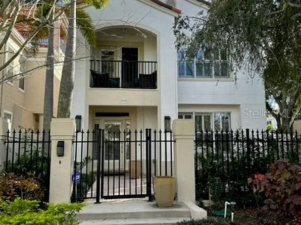 1024 Royal Pass Rd, Tampa, FL 33602