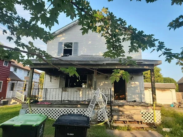 802 5th St, Menominee, MI 49858