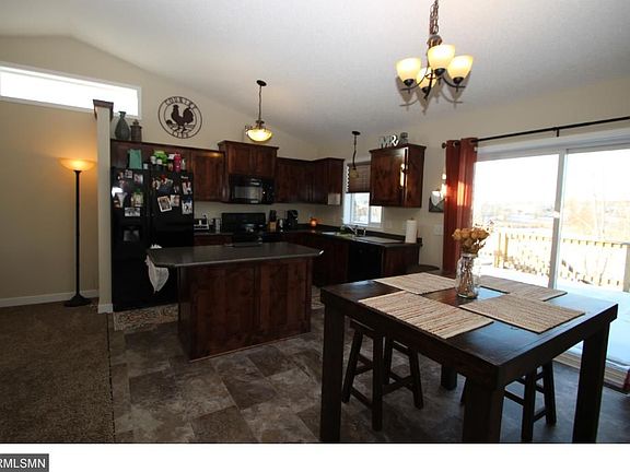 5th image of 38548 Tamworth Ave