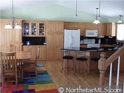 3rd image of 731 Garden Pl
