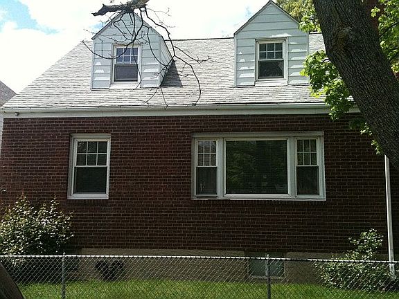 2nd image of 29 Woodlawn Ave