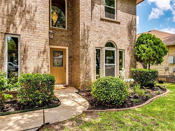 4th image of 1808 Country Squire Dr