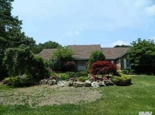 57 Seneca Ave, Dix Hills, NY 11746