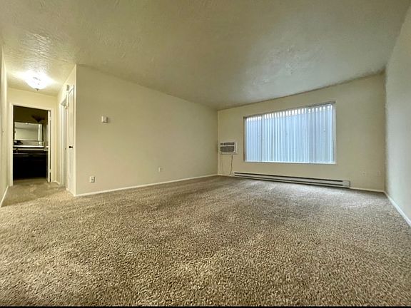 3rd image of 9025-9043 SE Stark St #9041