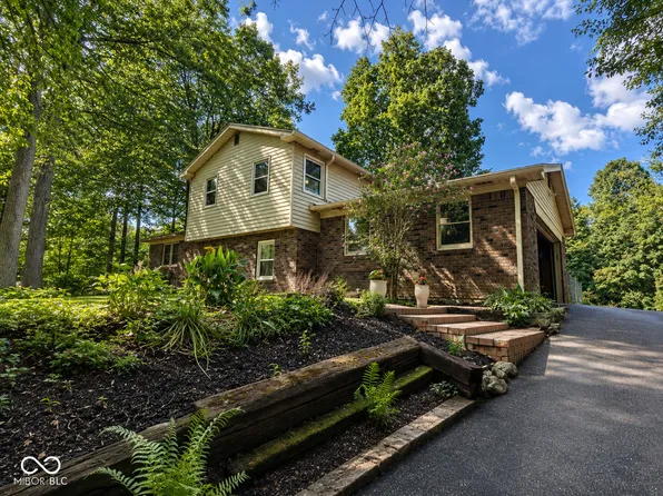 532 E Timberbrook Est, Shelbyville, IN 46176