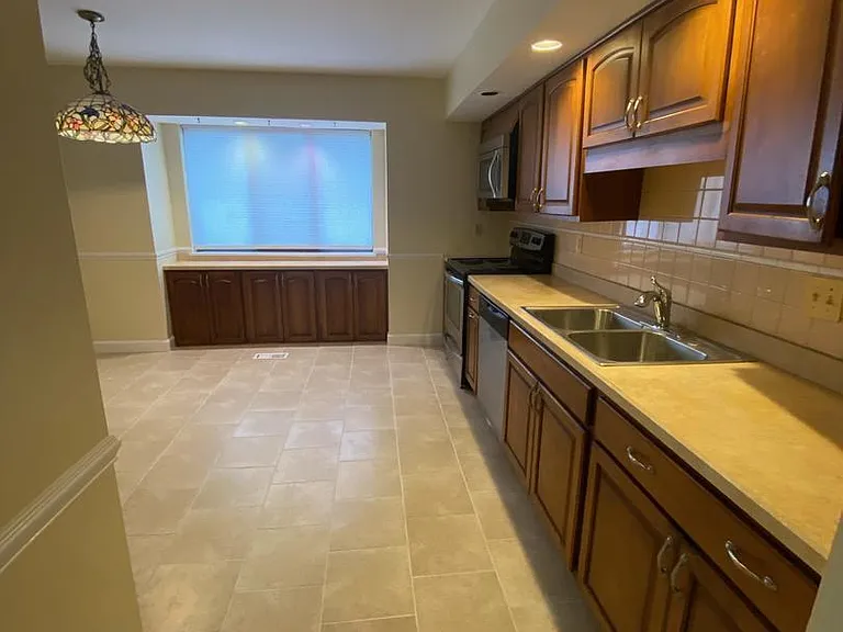 416 Five Farms Ln — Photo 4