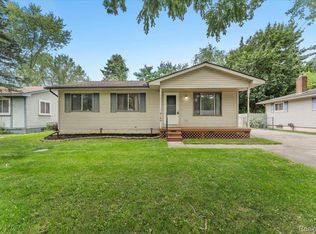 9160 Maplewood Dr, White Lake, MI