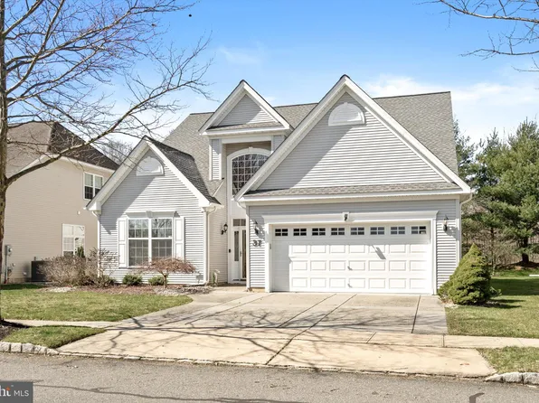 37 Sedona Blvd, Hamilton, NJ 08691