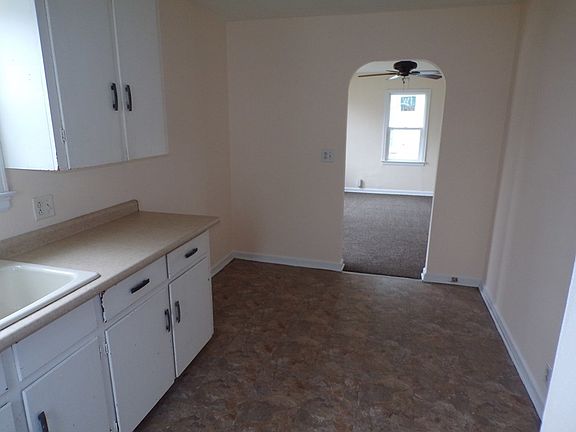 4th image of 939 S Henry St