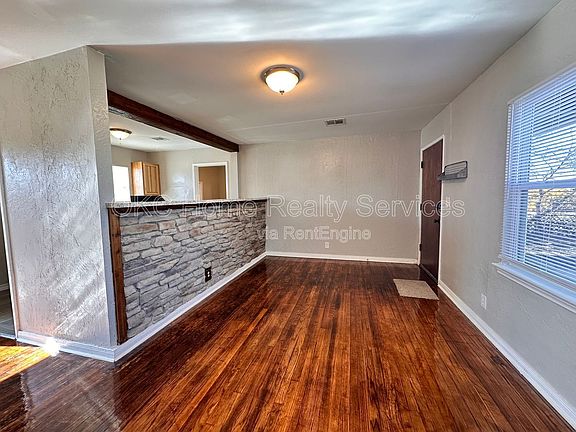4th image of 312 Bolton Pl