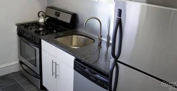 4th image of 257 S 16th St #1A)