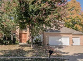 16600 E Debra St, Independence, MO 64055