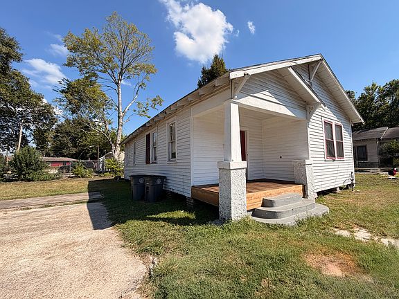 2nd image of 1611 Oleander St