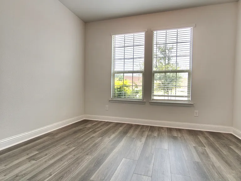 6825 Andrew Dr — Photo 8