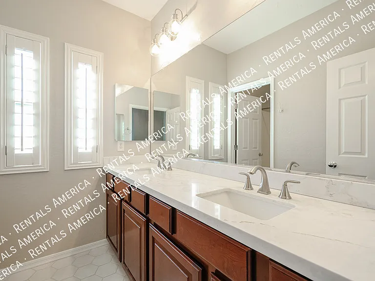 18676 E Braeburn Ln — Photo 35