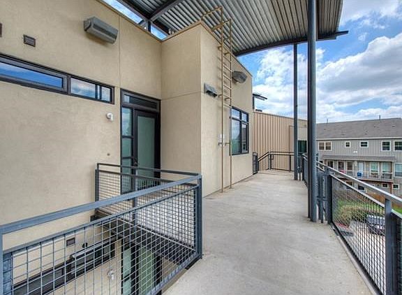 3rd image of 2525 S Lamar Blvd APT 317