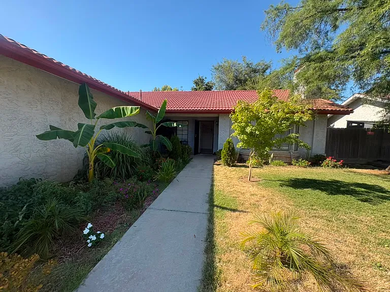 3696 W Fedora Ave — Photo 1