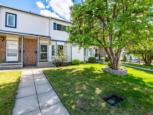 5 N Elwell Close #Red, Red Deer, AB T4R 2E2