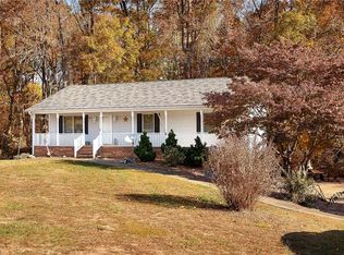 5031 Commodore Ln, Walnut Cove, NC 27052