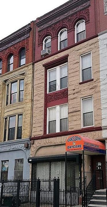 2nd image of 2164A Fulton St
