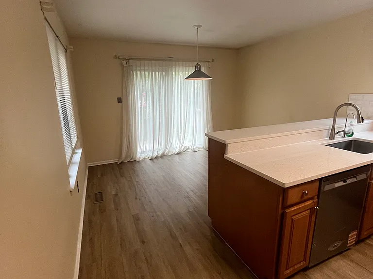 28 Knox Ct — Photo 9