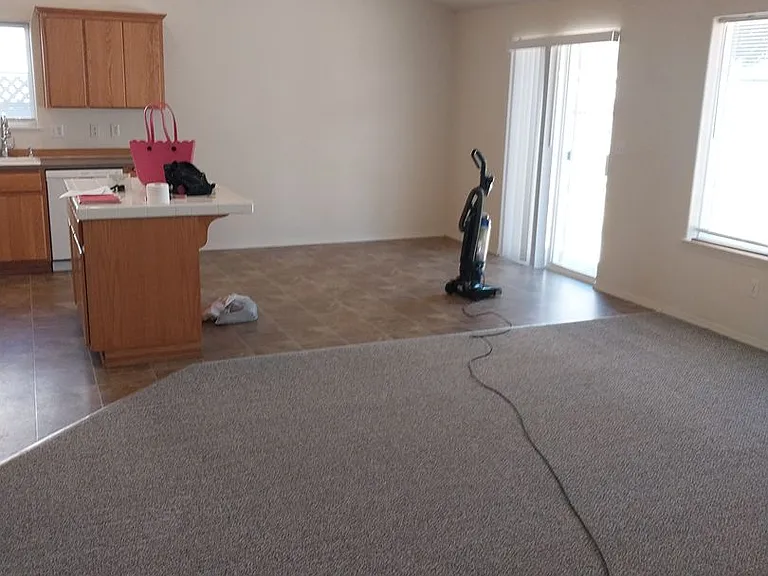 320 NW Country Ct — Photo 5